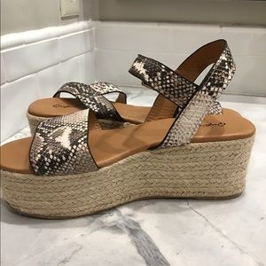 New Snakeskin wedges